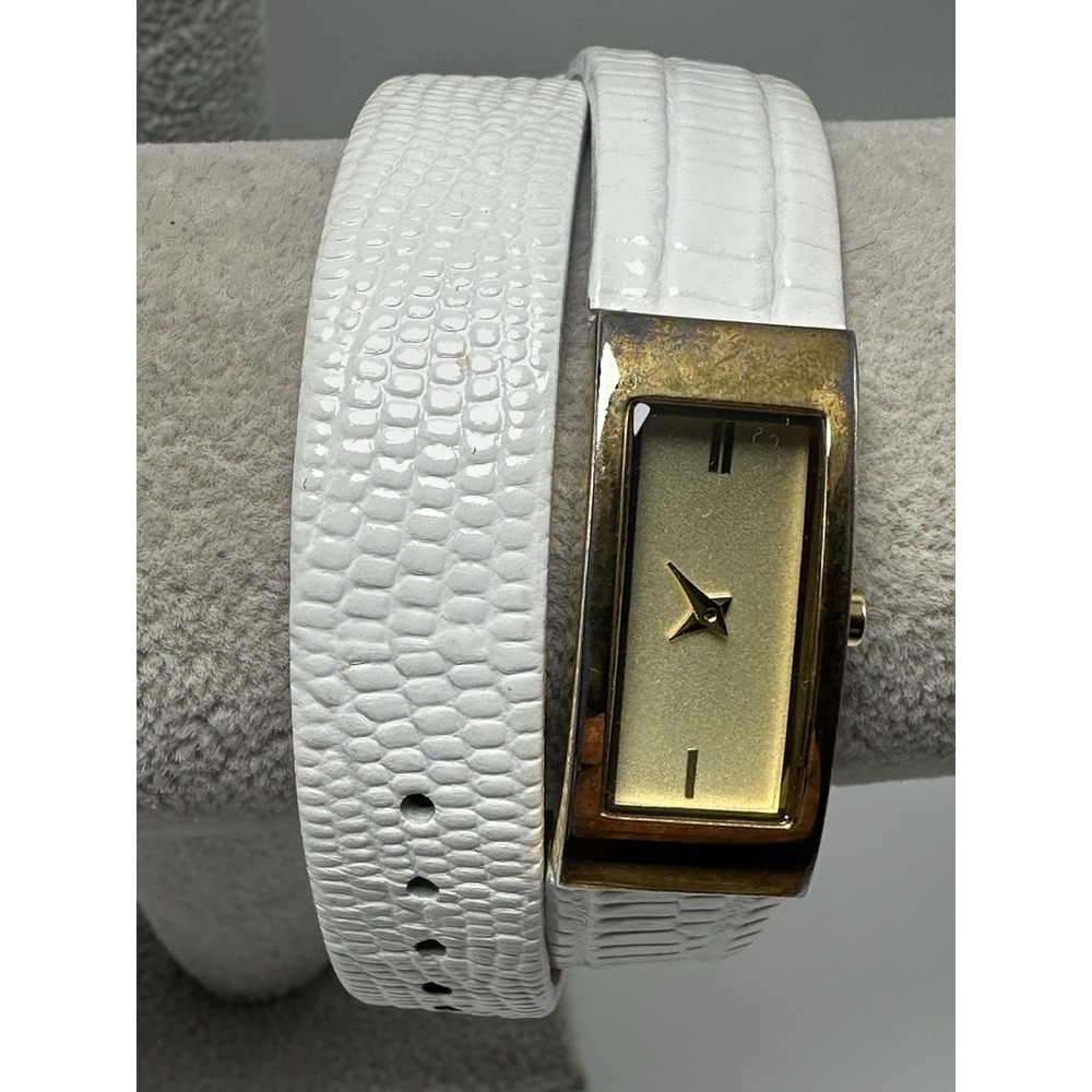 BCBGeneration Ladies Wrap Watch New Battery 17MM White‎ Leather Band S94